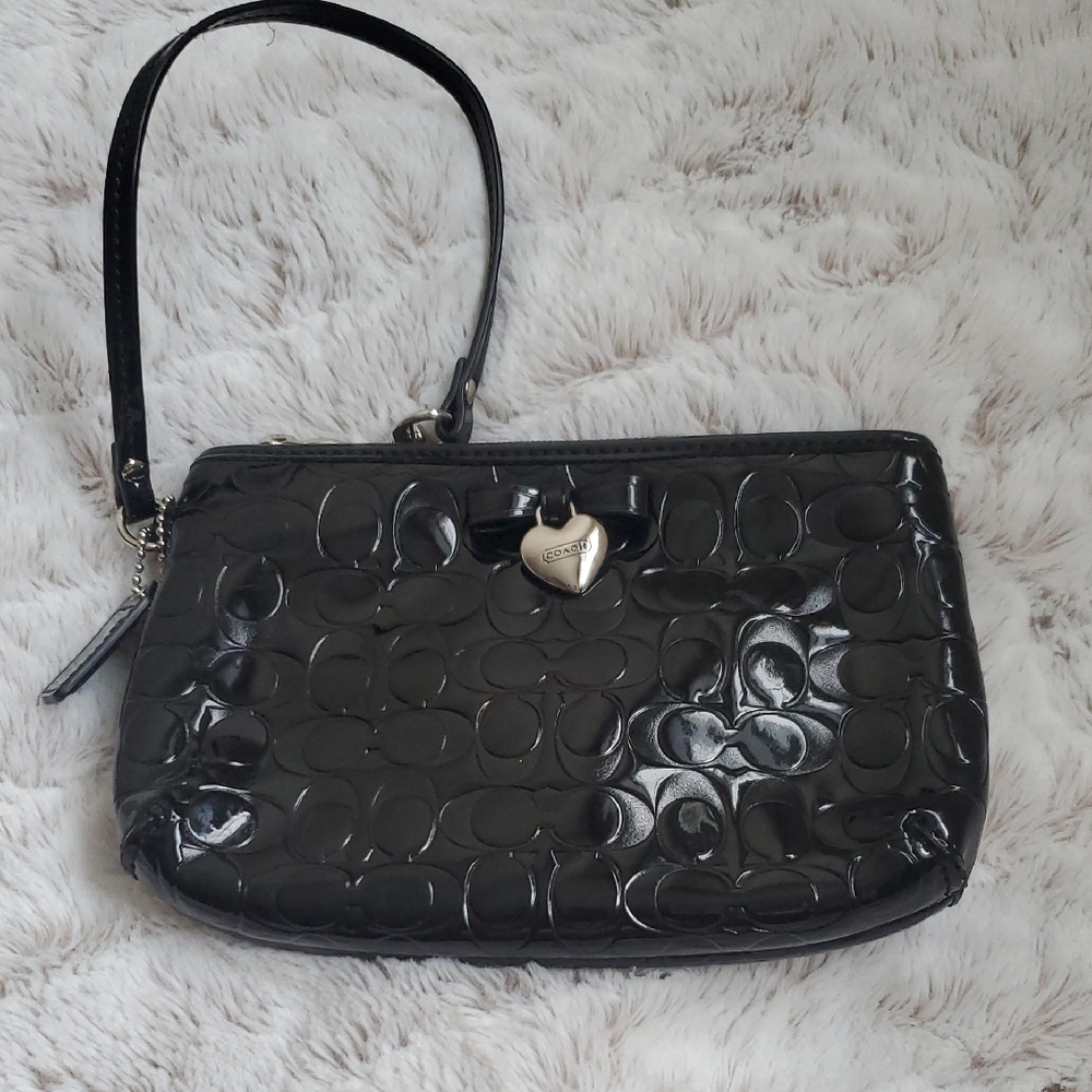 Coach Peyton Wristlet Black Vinyl Heart Embossed Patent Leather